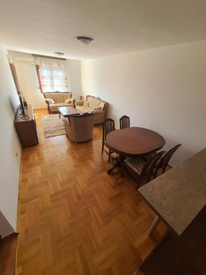 Oksana Apartment Podgorica Bagian luar foto