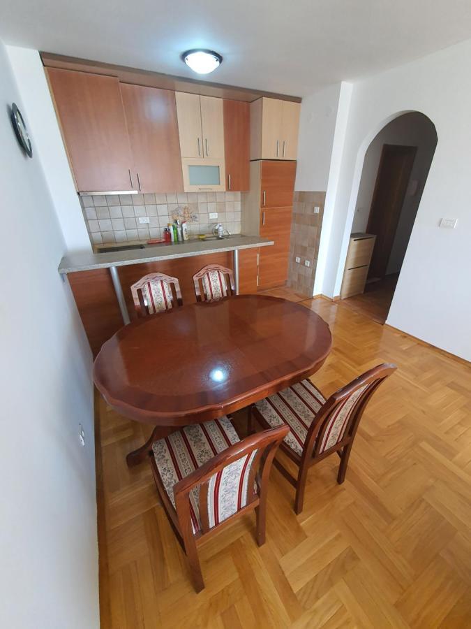 Oksana Apartment Podgorica Bagian luar foto