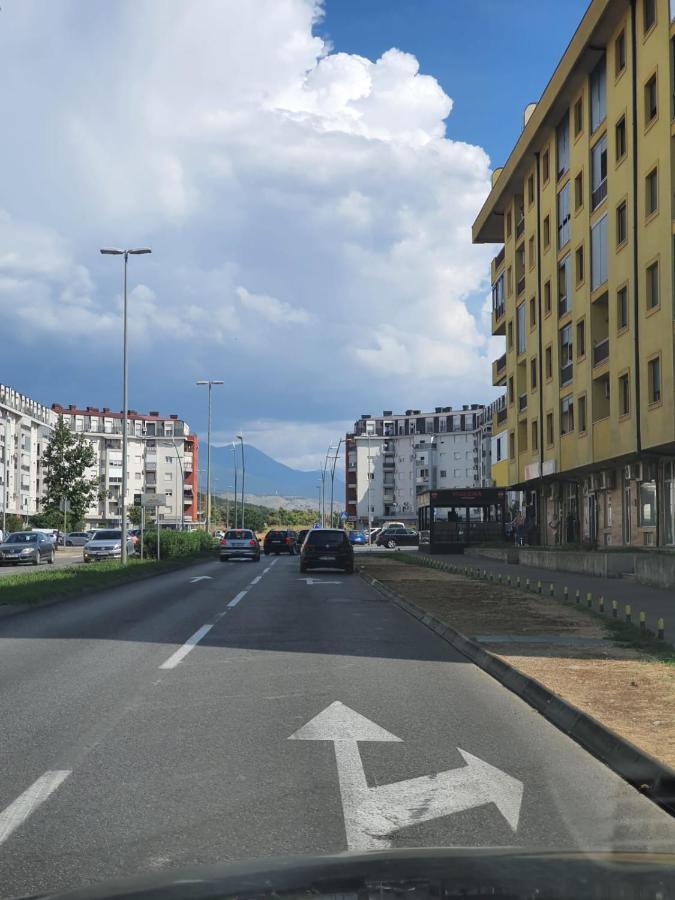 Oksana Apartment Podgorica Bagian luar foto