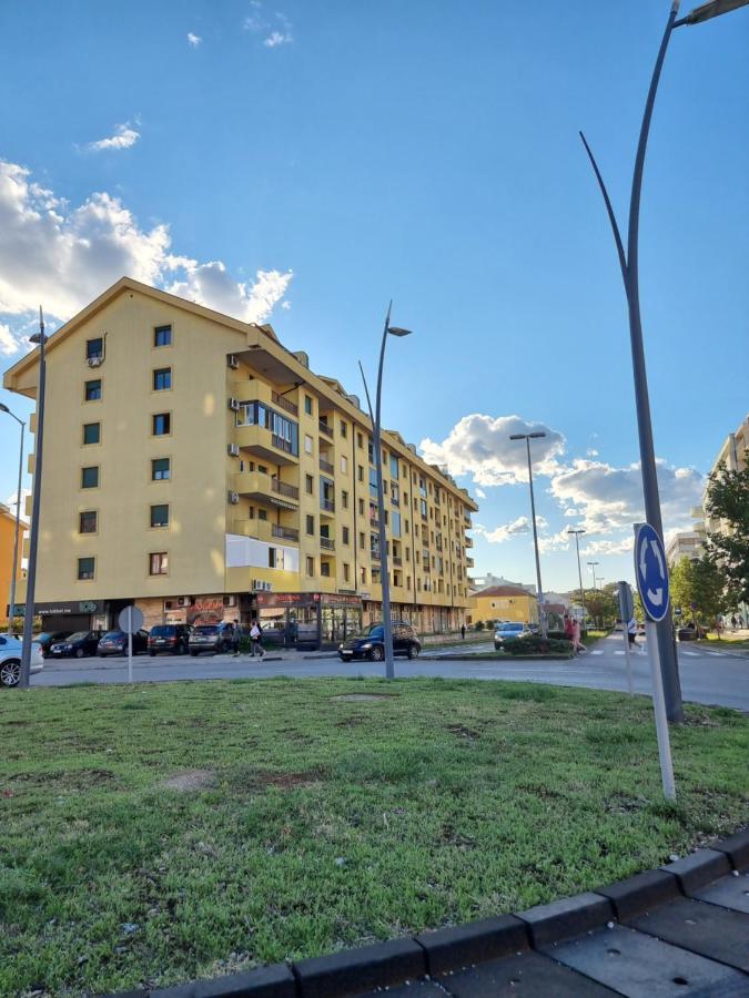 Oksana Apartment Podgorica Bagian luar foto